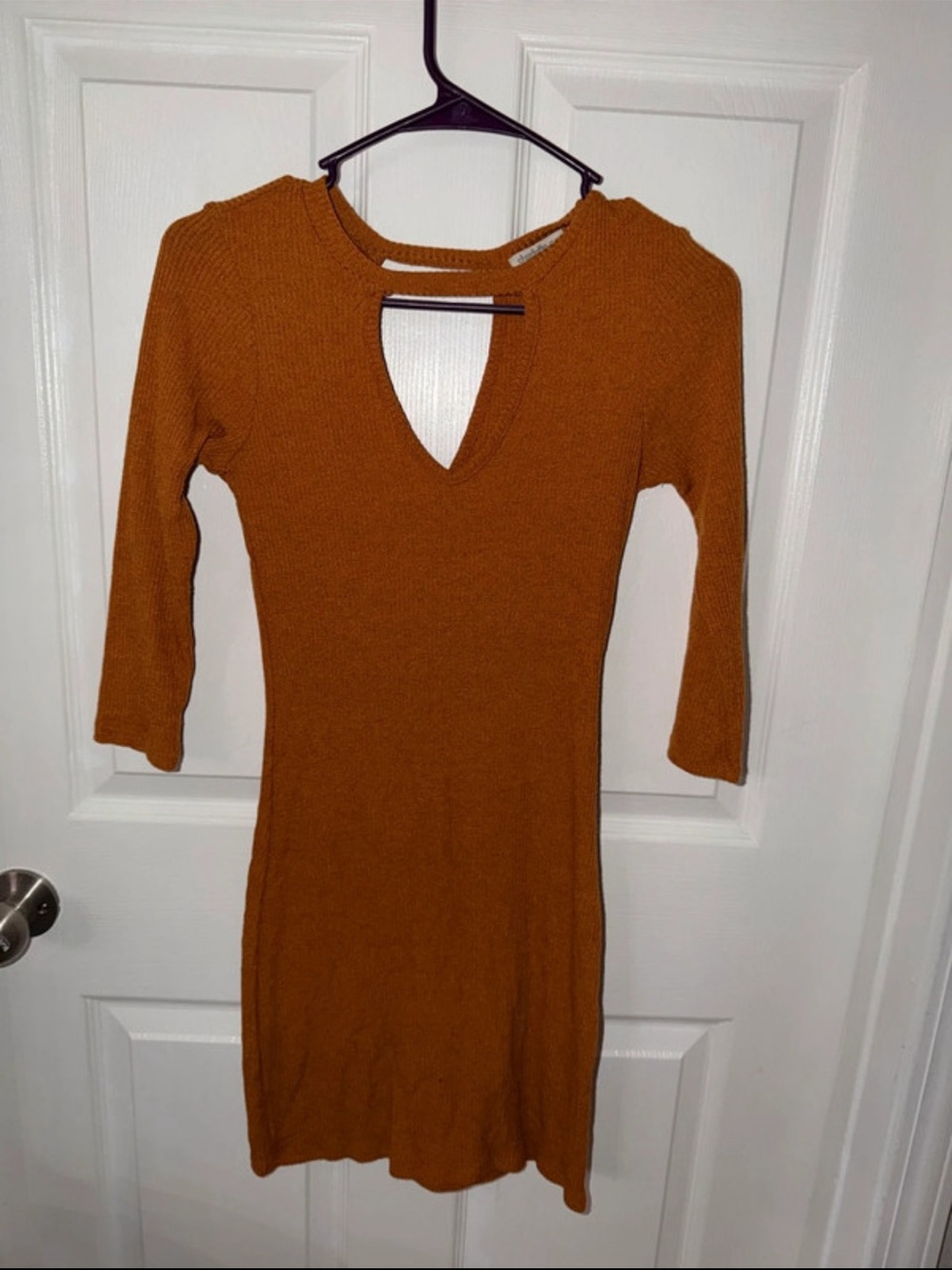 Charlotte Russe Ribbed Knit V‑Neck Long Sleeve Dress — Rust
